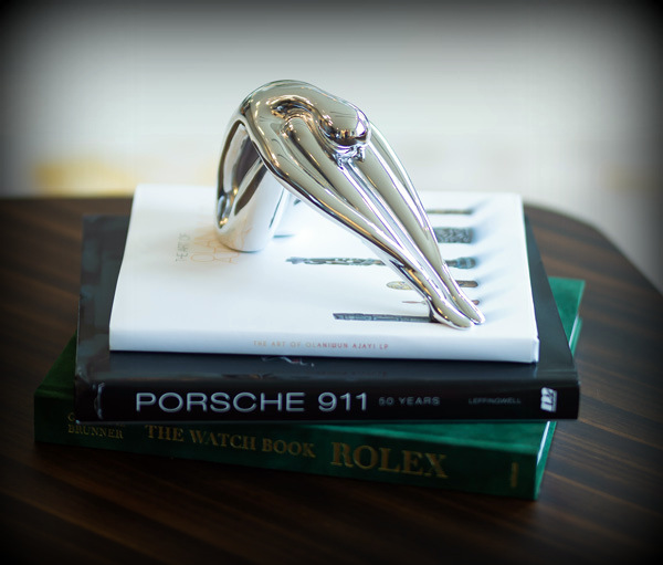 Sculpture-of-a-woman-sitting